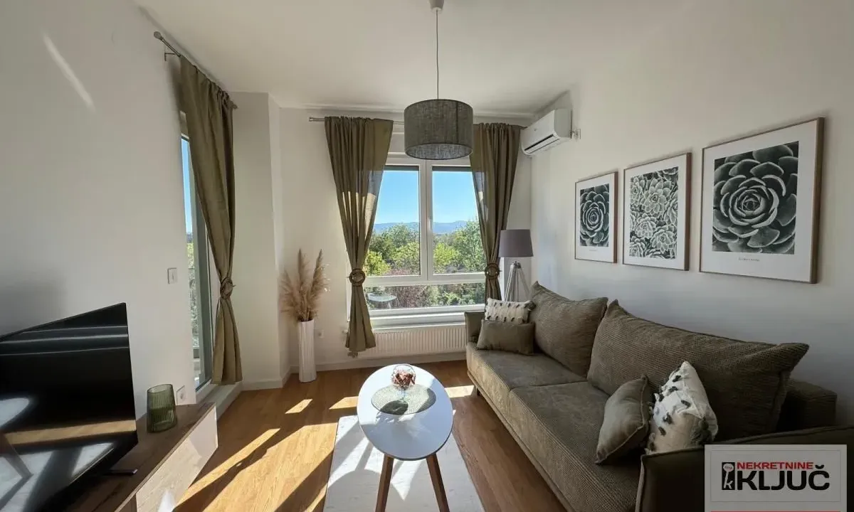 Izdavanje, jednosoban stan, 42m², Novo naselje, Novi Sad