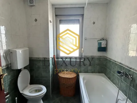 Izdavanje, trosoban stan, 120m², Pobrežje, Podgorica - image 5