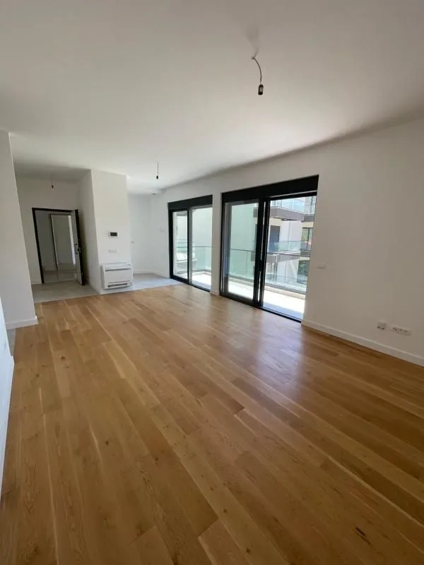 Sale, two bedroom apartment, 76m², Dobrota, Kotor
