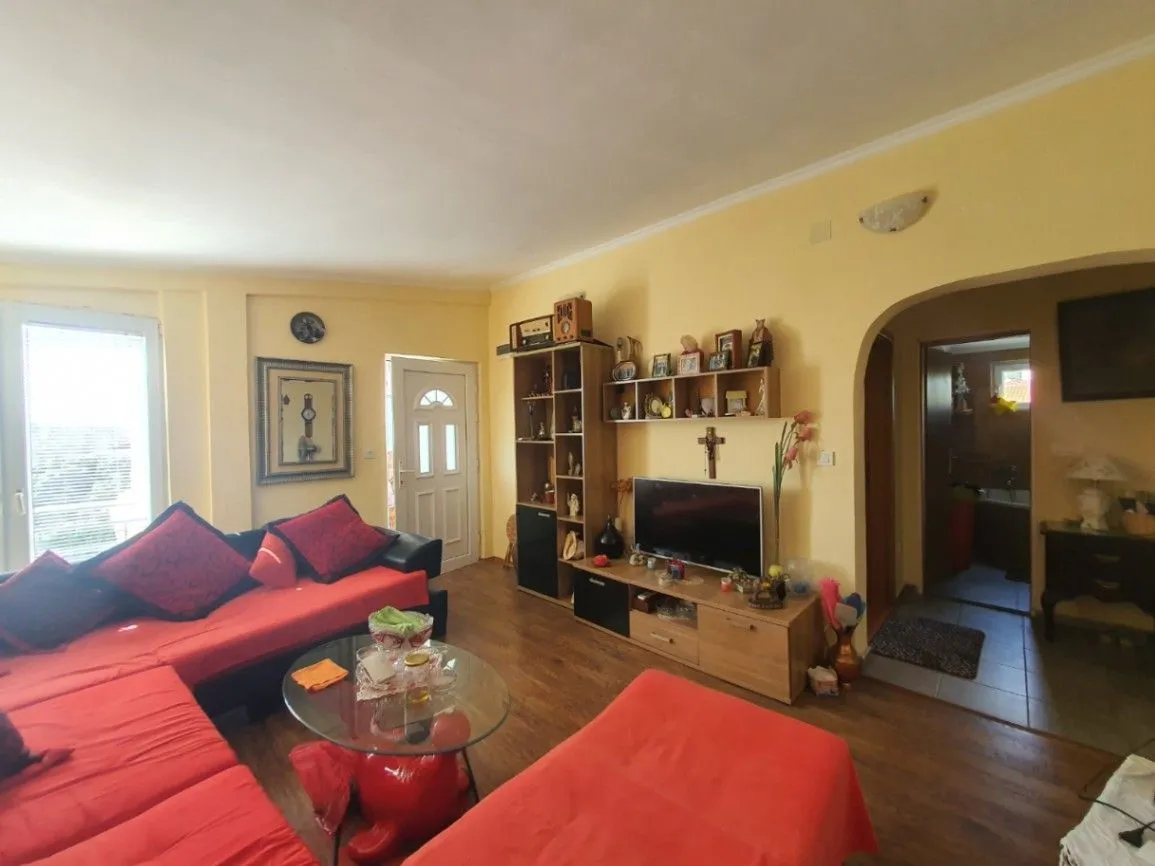 Sale, two bedroom apartment, 100m², Sutomore, Bar