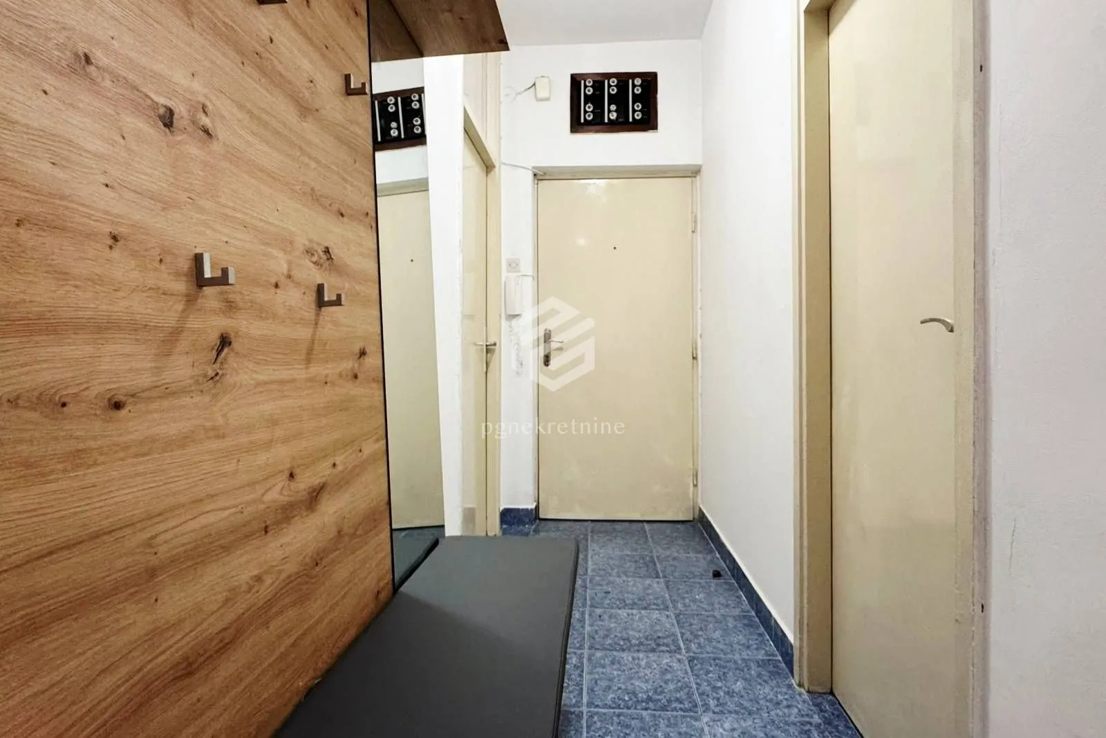 Izdavanje, dvosoban stan, 61m², Momišići, Podgorica