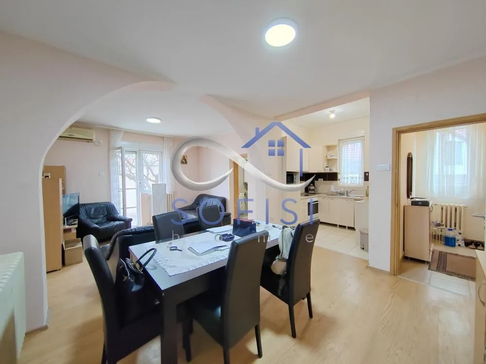 Prodaja, kuća, 189m², Salajka, Novi Sad Sve Podlokacije