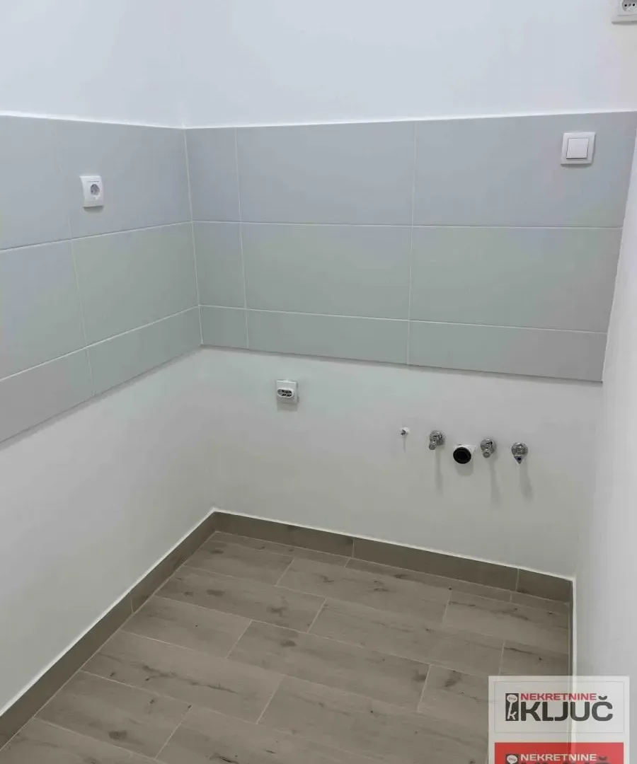 Prodaja, jednosoban stan, 30m², Grbavica, Novi Sad Sve Podlokacije