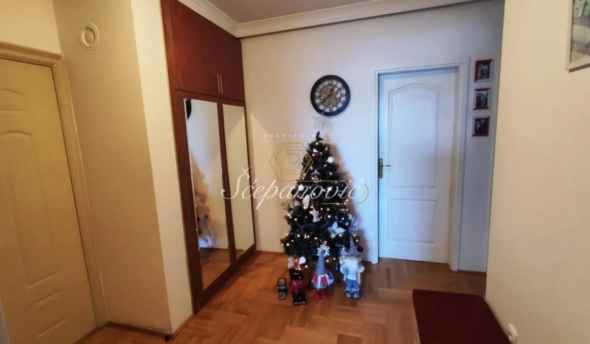 Prodaja, trosoban stan, 63m², Betanija, Novi Sad Sve Podlokacije