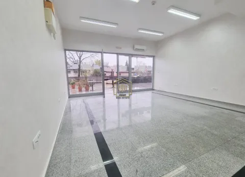 Sale, office space, 43m², Stari Aerodrom, Podgorica - image 1