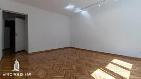 Rent, two bedroom apartment, 37m², Stari Grad, Beograd - image 2