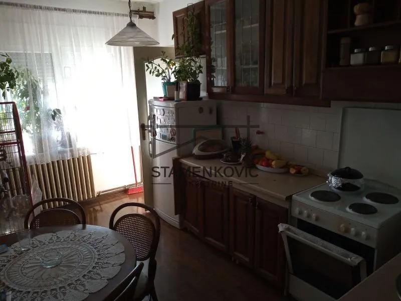 Prodaja, kuća, 198m², Veternik, Novi Sad Sve Podlokacije