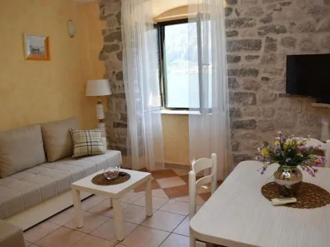 Prodaja, kuća, 420m², Prčanj, Kotor - image 6