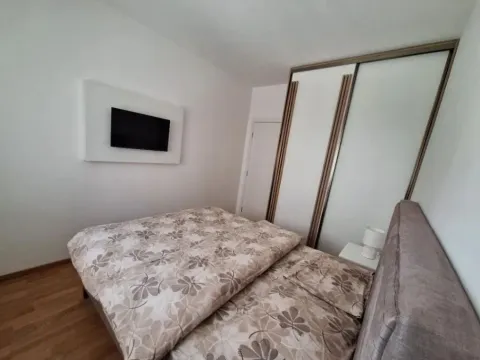 Izdavanje, jednosoban stan, 47m², Stari Aerodrom, Podgorica - image 9