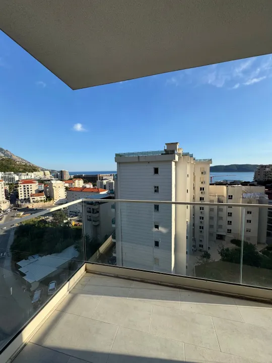 Rent, two bedroom apartment, 74m², Bečići, Budva