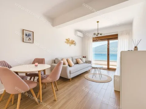 Prodaja, jednosoban stan, 50m², Đenovići, Herceg Novi