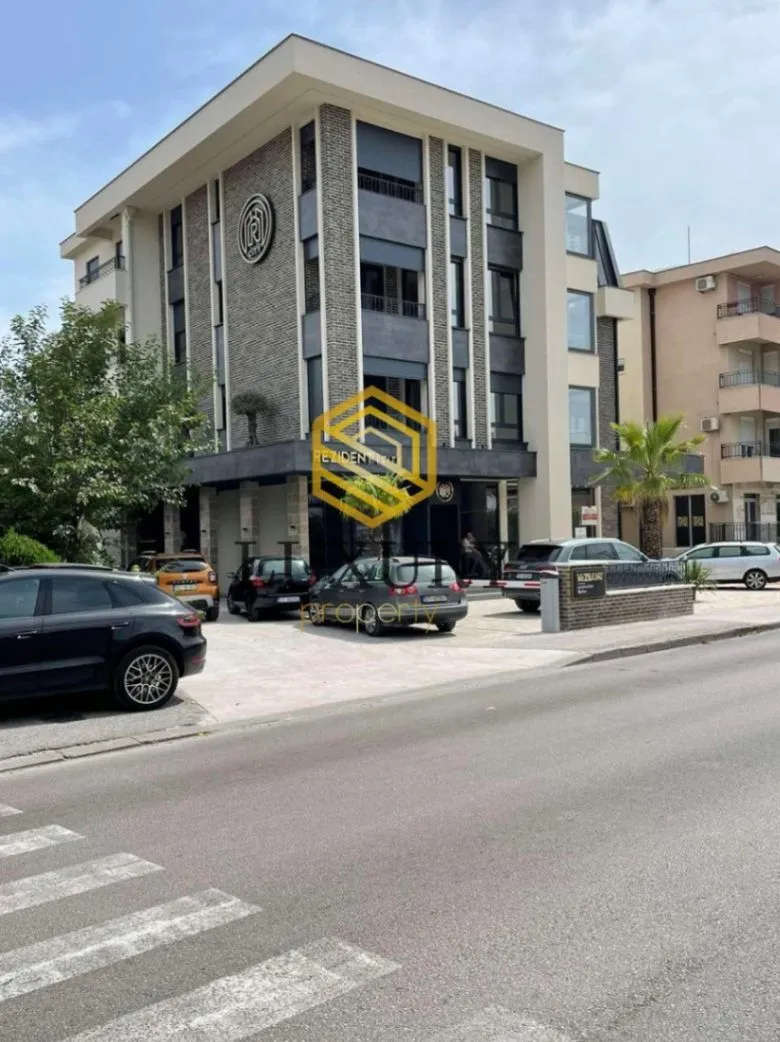 Rent, office space, 105m², City Kvart, Podgorica