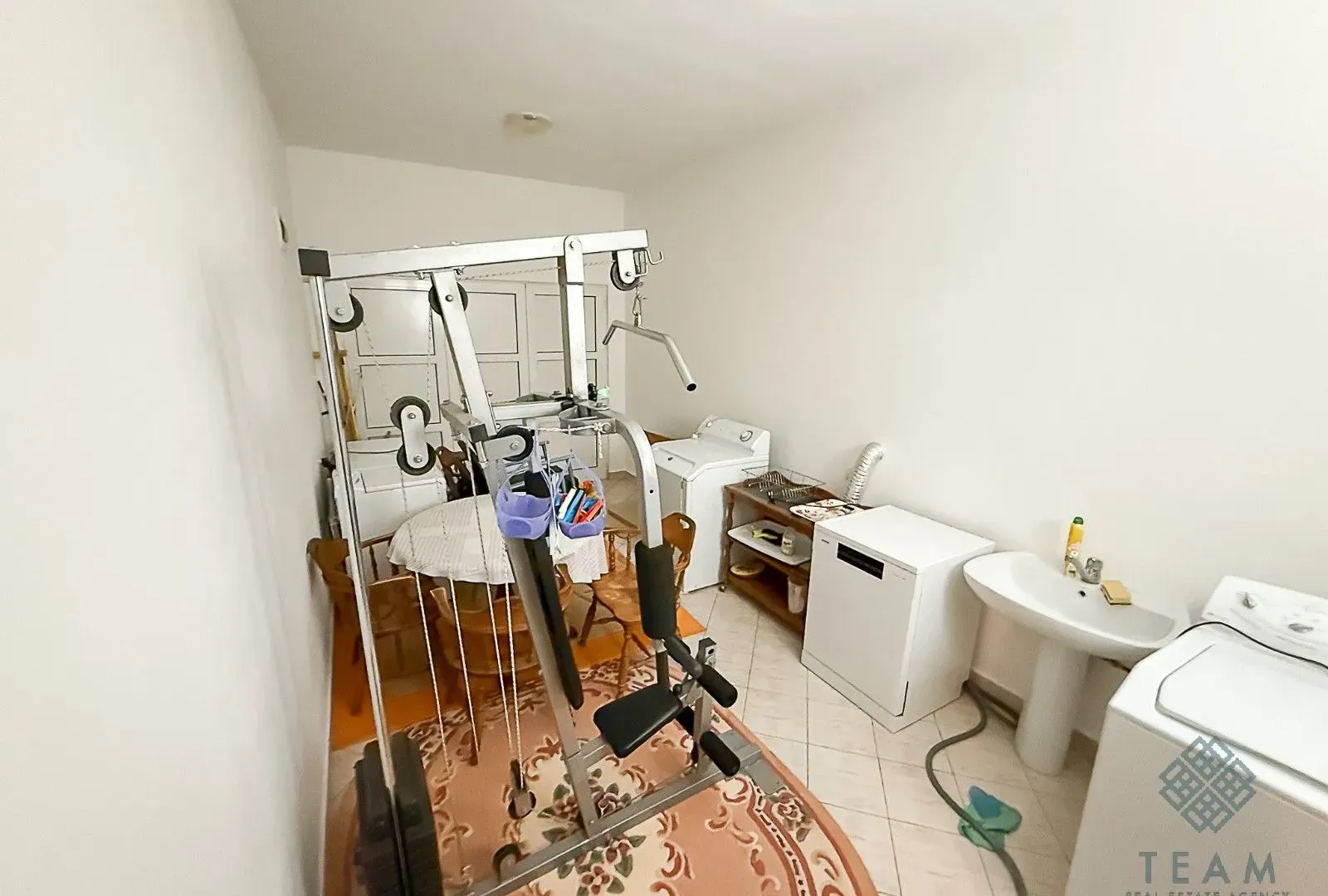 Rent, house, 400m², Zlatica, Podgorica