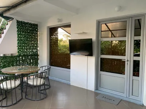 Izdavanje, dvosoban stan, 55m², Mrčevac, Tivat - image 12