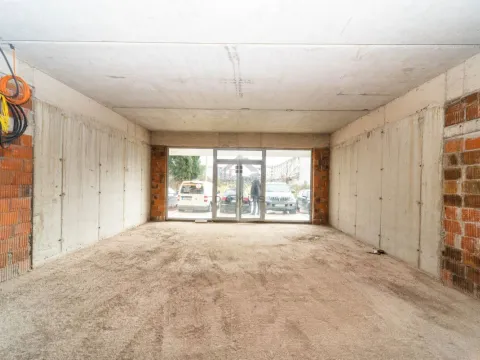 Sale, office space, 47m², Pobrežje, Podgorica - image 2