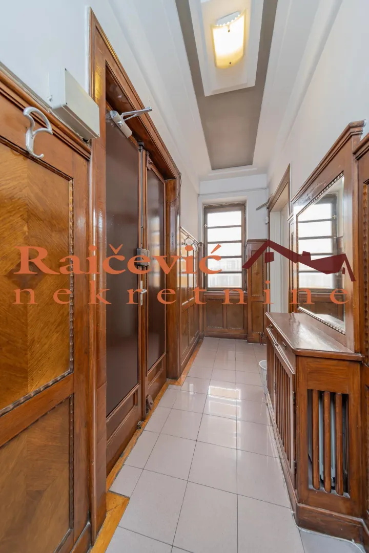 Izdavanje, stan, 150m², Stari Grad, Beograd