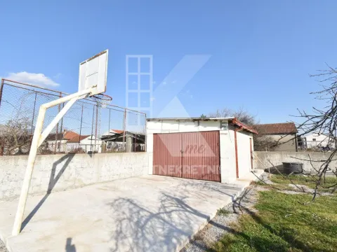 Izdavanje, kuća, 500m², Tološi, Podgorica - image 32