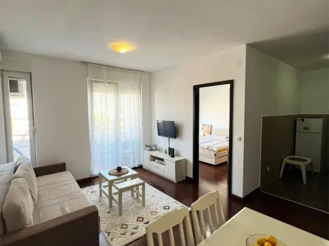 Rent, one bedroom apartment, 50m², Centar, Bar - image 4