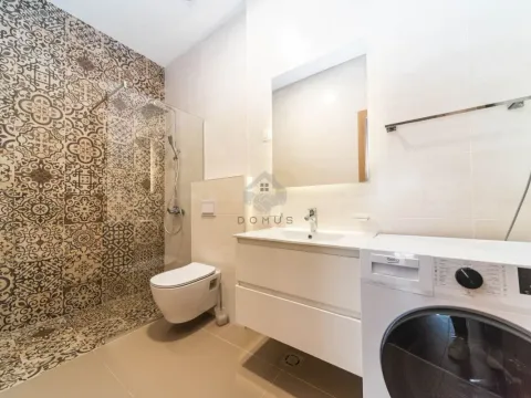 Izdavanje, četvorosoban stan, 127m², Master Kvart, Podgorica - image 17