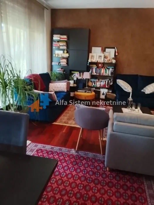 Izdavanje, trosoban stan, 95m², Savski Venac, Beograd