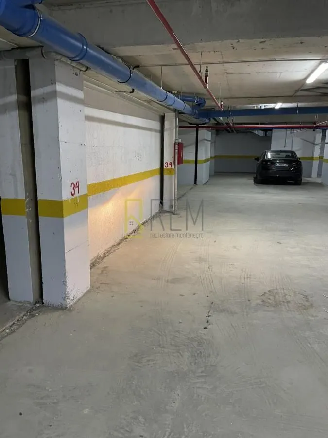 Sale, parking/garage, 16m², Bečići, Budva