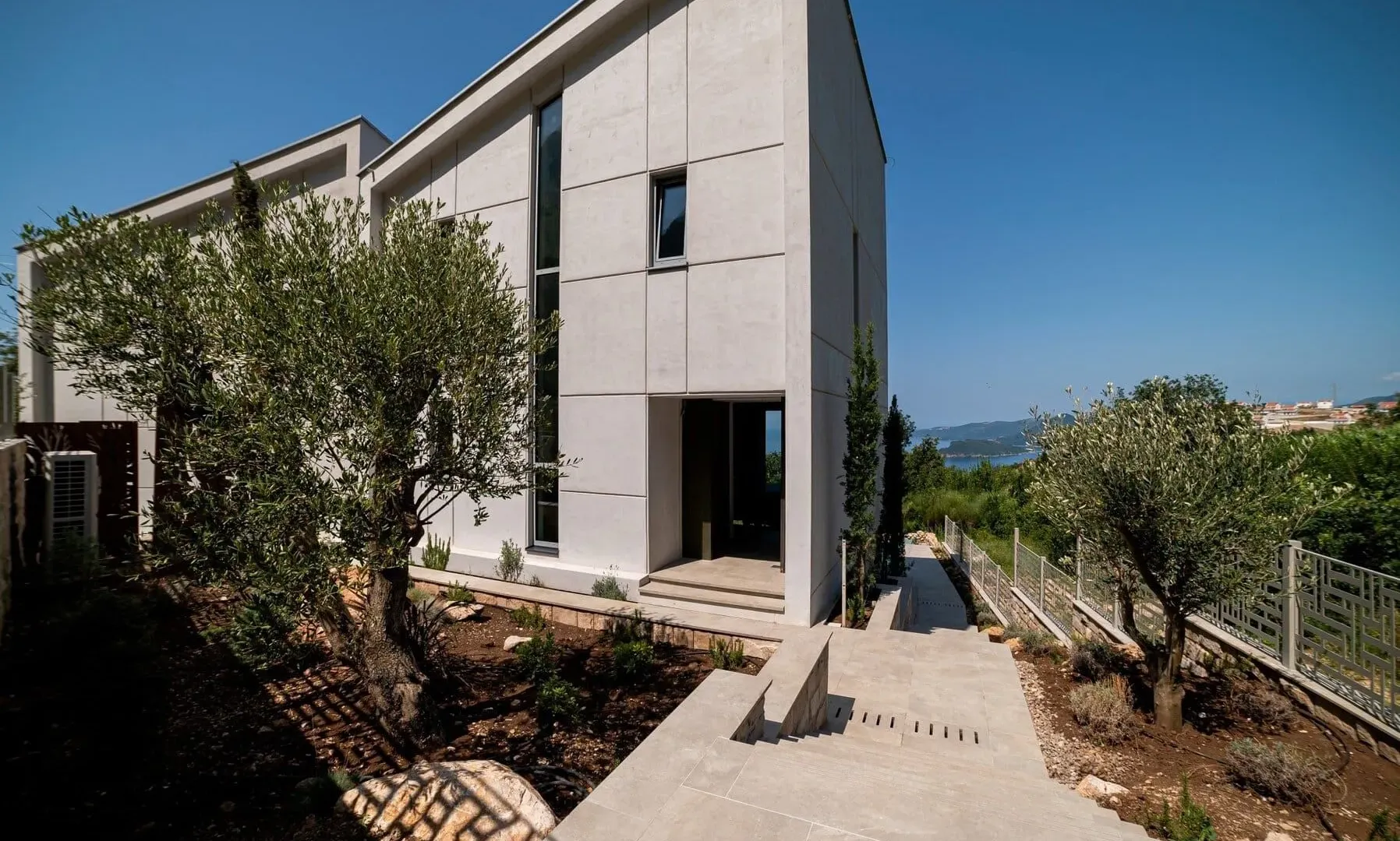 Sale, house, 400m², Tudorovići, Budva