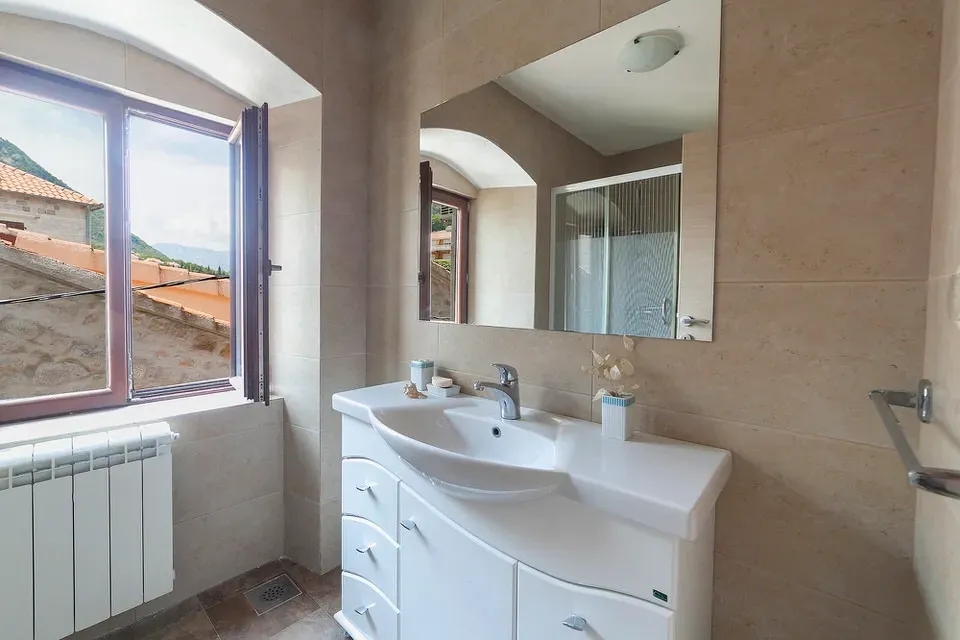 Prodaja, kuća, 450m², Prčanj, Kotor