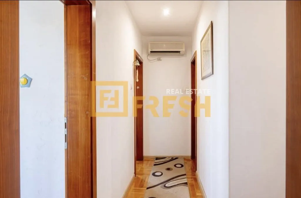 Prodaja, trosoban stan, 184m², Blok 6, Podgorica