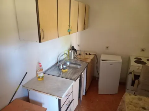 Prodaja, kuća, 232m², Tološi, Podgorica - image 19