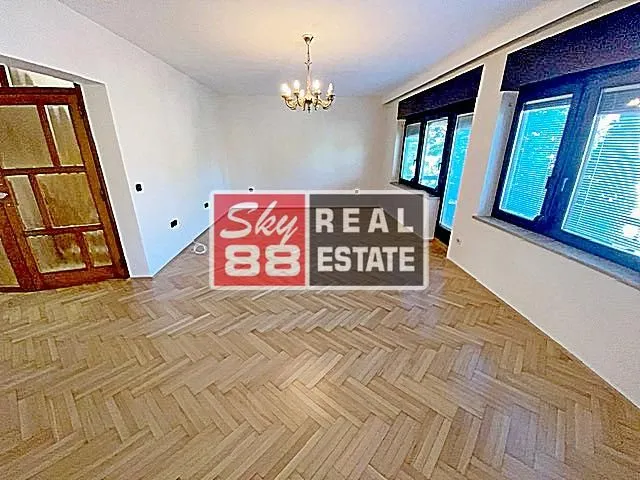 Rent, house, 412m², Voždovac Sve Podlokacije, Beograd