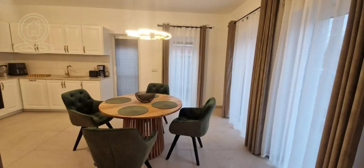 Izdavanje, trosoban stan, 135m², Stari Grad, Beograd