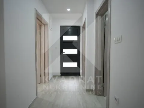 Izdavanje, poslovni prostor, 95m², Pod Goricom, Podgorica - image 14