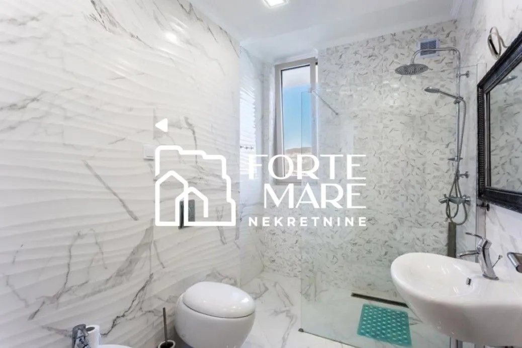 Prodaja, kuća, 240m², Krašići, Tivat