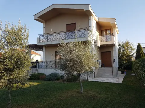 Rent, house, 262m², Zabjelo, Podgorica - image 2