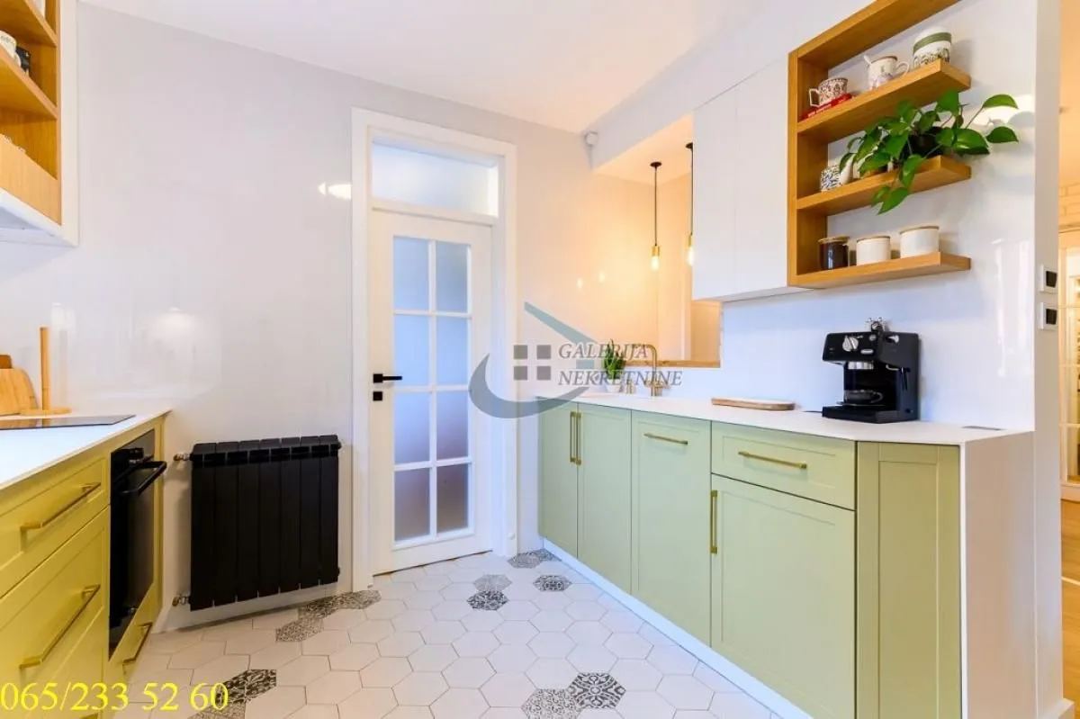 Sale, three bedroom apartment, 74m², Višnjička Banja, Palilula Sve Podlokacije