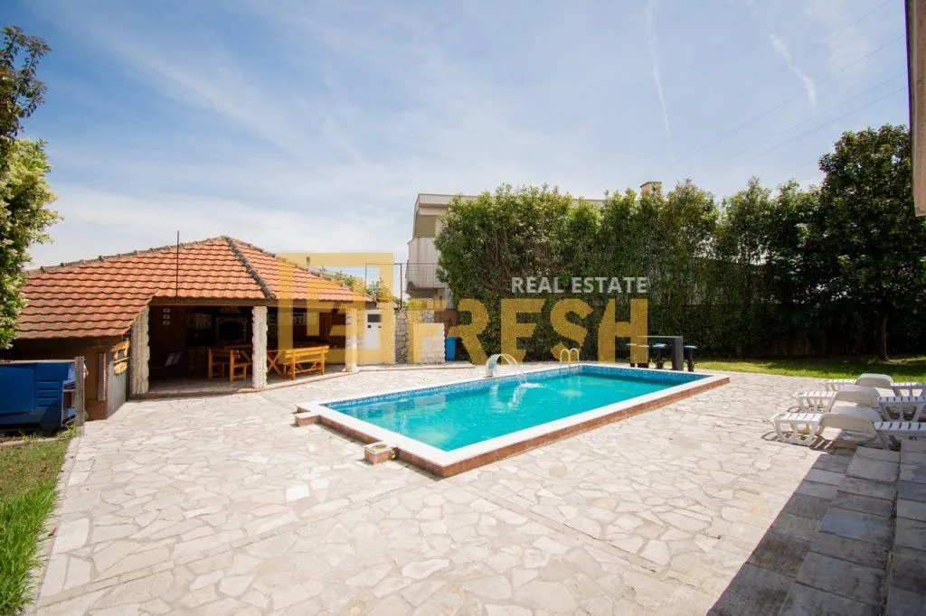 Rent, house, 330m², Zeta, Podgorica