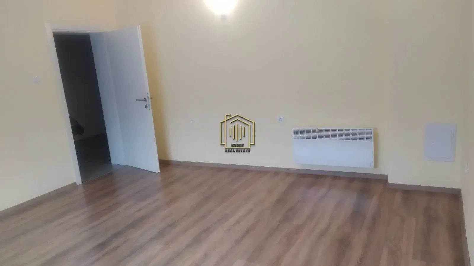 Izdavanje, dvosoban stan, 90m², Gorica C, Podgorica