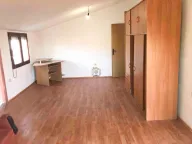 Izdavanje, kuća, 200m², Zagorič, Podgorica - image 4