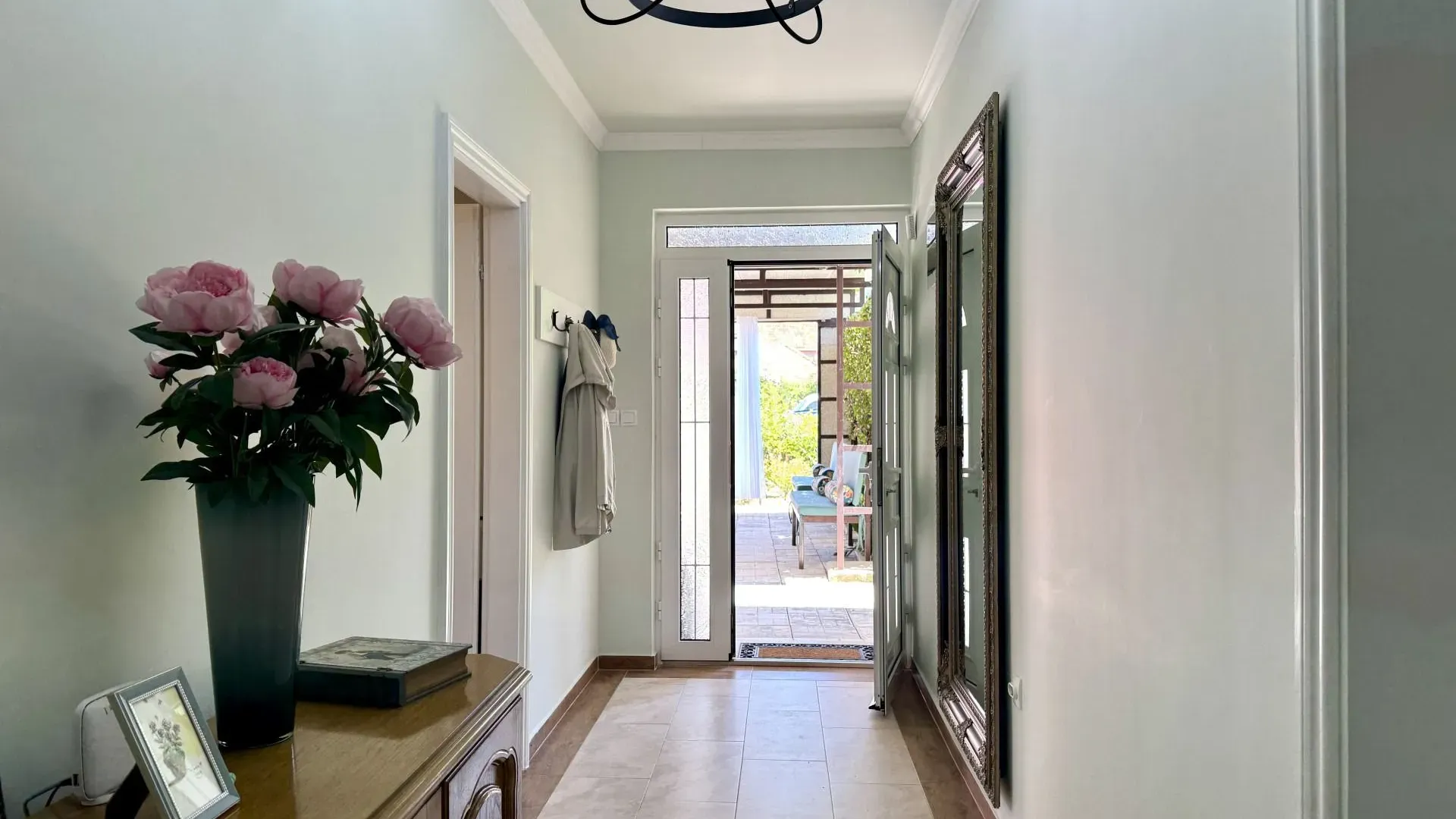 Rent, three bedroom apartment, 100m², Seljanovo, Tivat