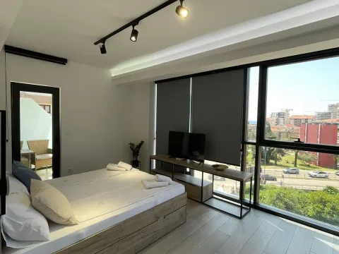 Rent, studio apartment, 30m², Budva, Crna Gora - image 1