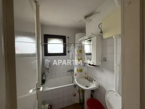 Prodaja, trosoban stan, 92m², Vidikovački venac, Rakovica - image 9