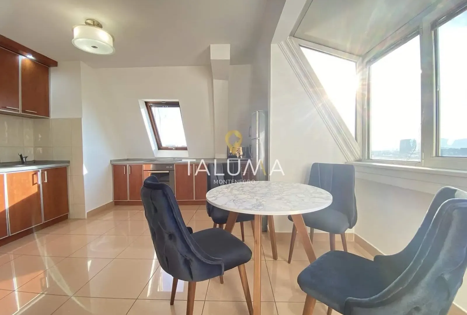 Prodaja, dvosoban stan, 86m², Centar, Podgorica