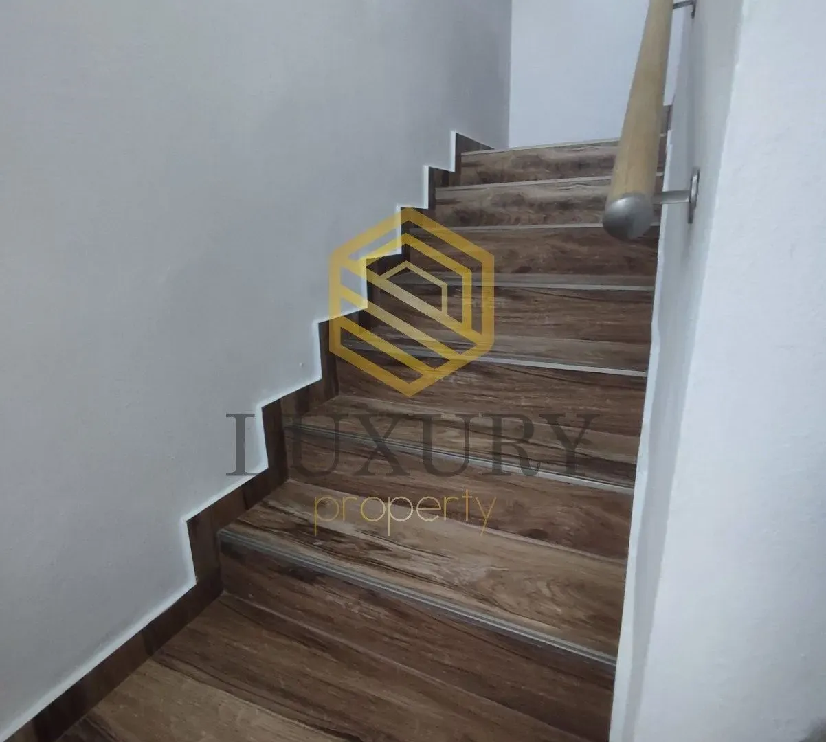 Rent, house, 200m², Zagorič, Podgorica
