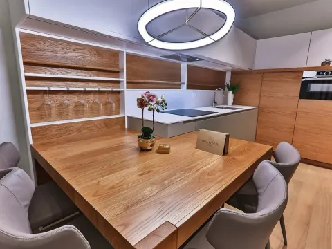 Rent, parking/garage, 69m², Centar, Budva - image 6