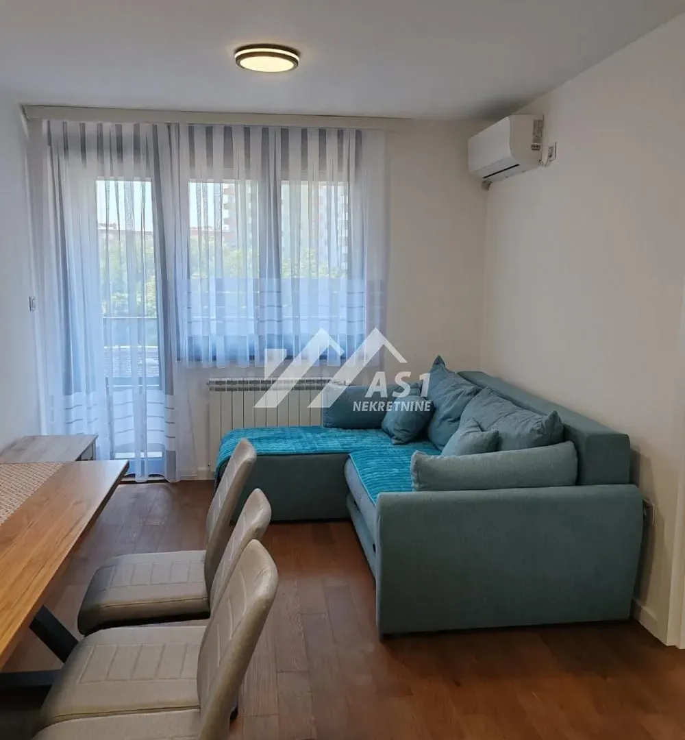 Izdavanje, jednosoban stan, 38m², Rotkvarija, Novi Sad Sve Podlokacije