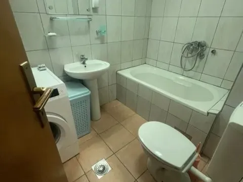 Rent, two bedroom apartment, 61m², Blok 6, Podgorica - image 7