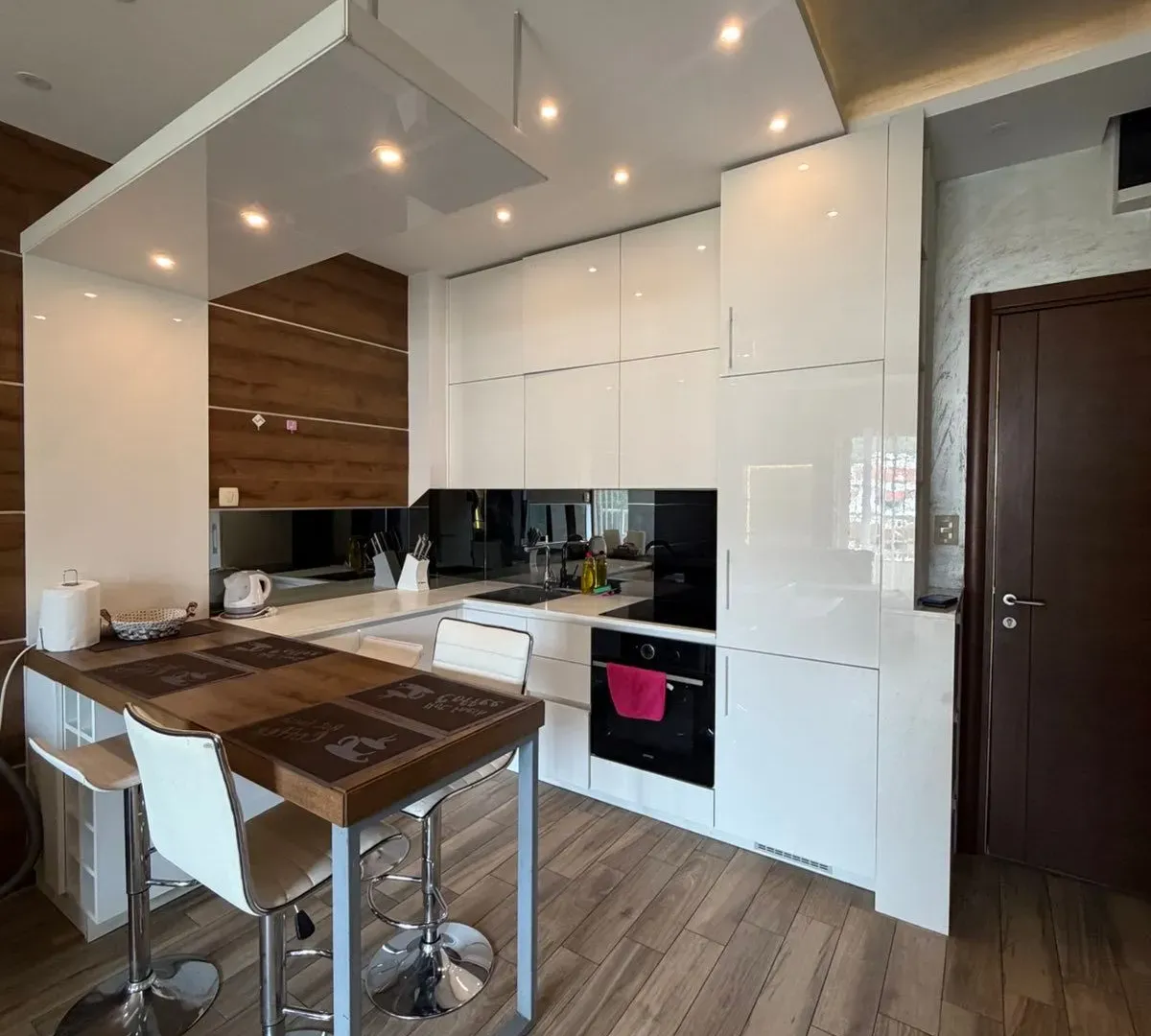 Rent, one bedroom apartment, 45m², Centar, Budva