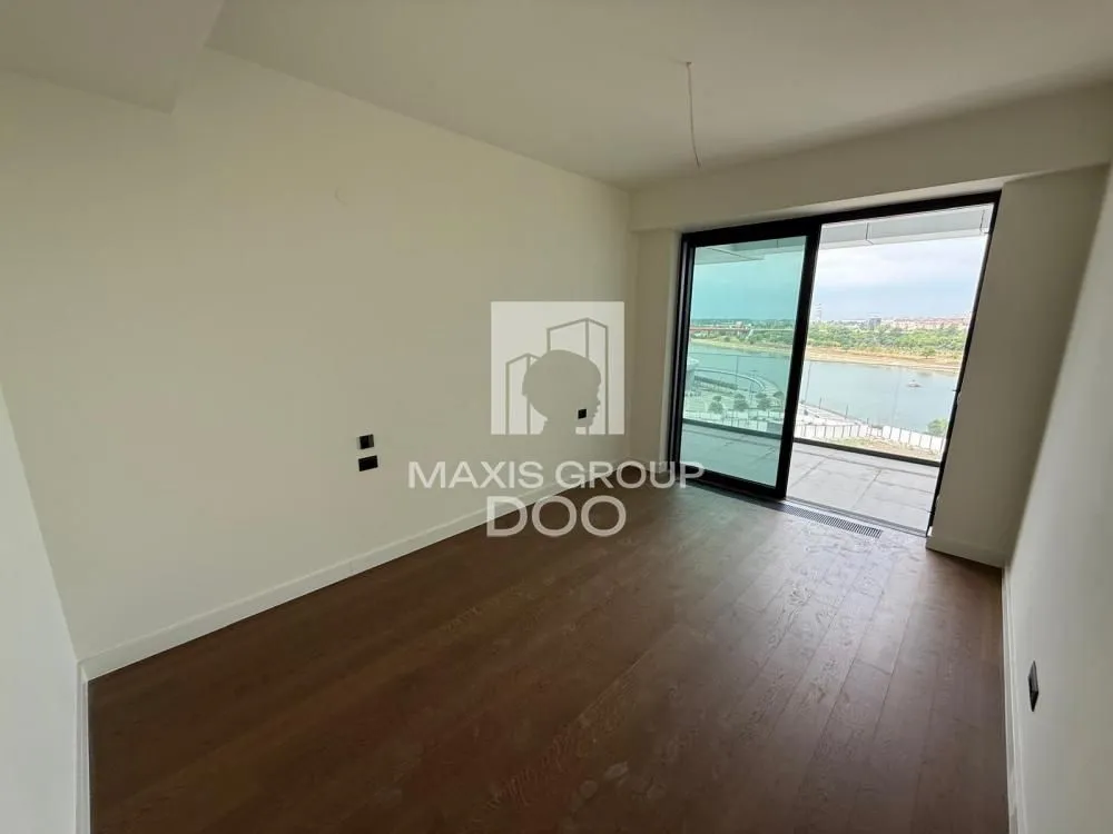 Prodaja, četvorosoban stan, 150m², Savski Venac, Beograd