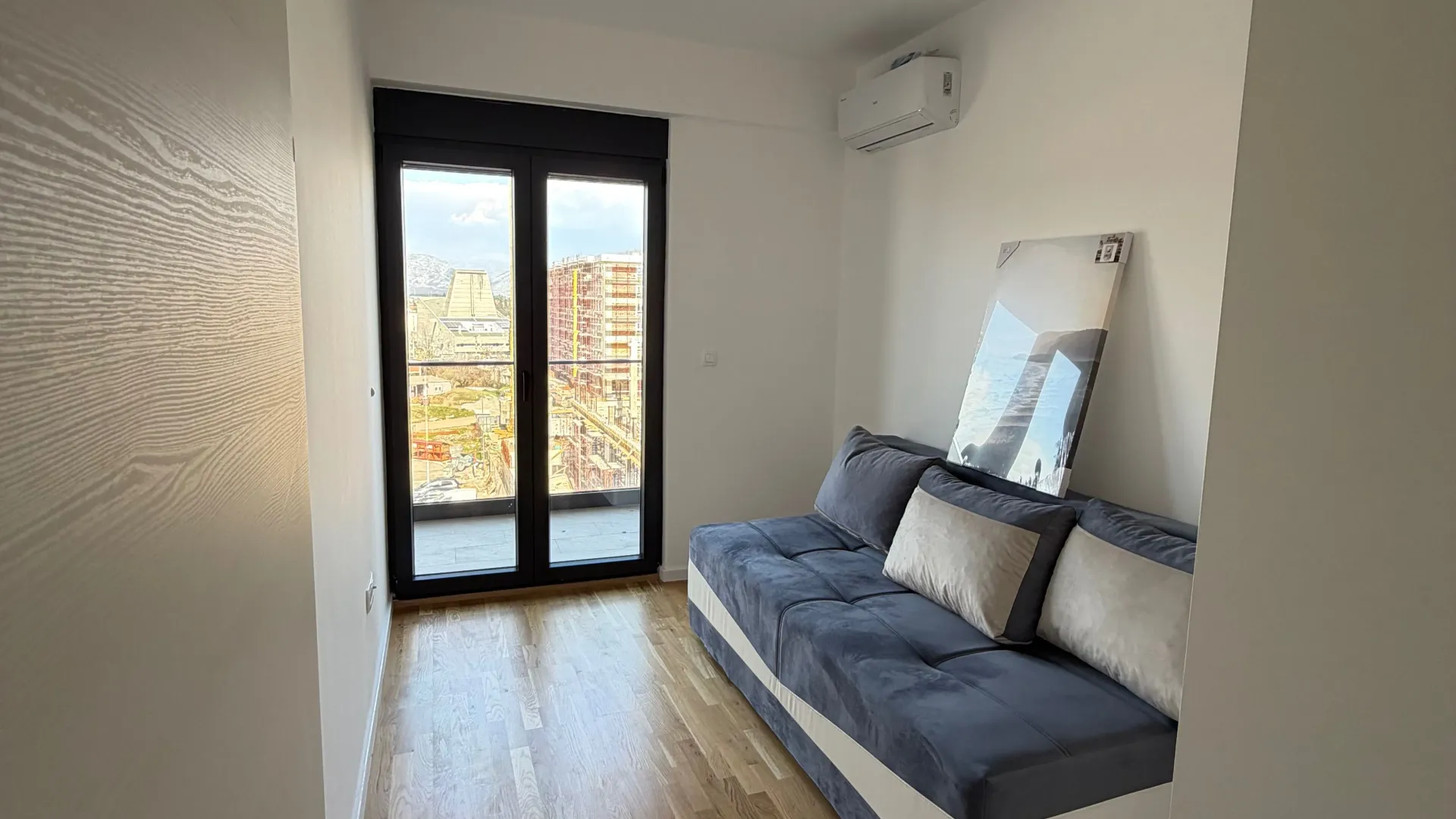 Izdavanje, dvosoban stan, 66m², Stari Aerodrom, Podgorica