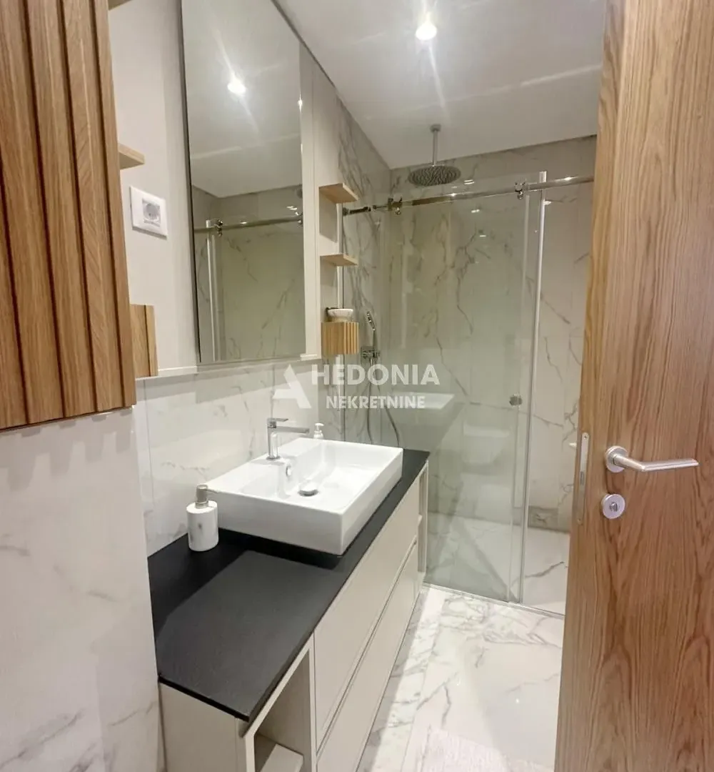 Rent, office space, 94m², Kalenić Pijaca, Vračar Sve Podlokacije